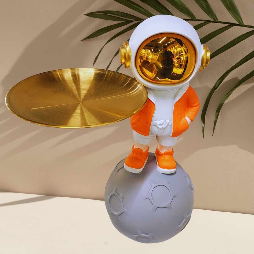 Astronaut Kid with Plate Artifact