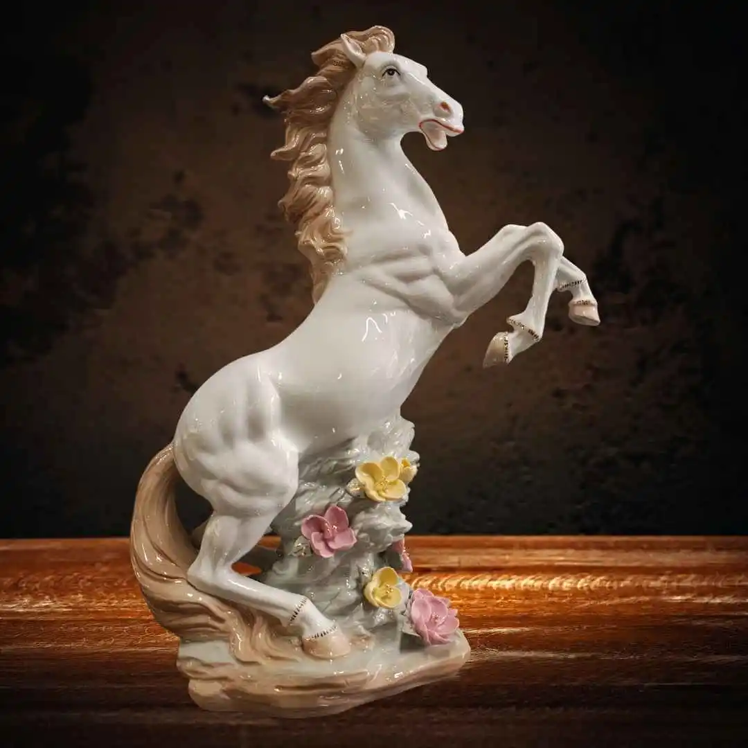 Shiny White Horse Shiny White Horse